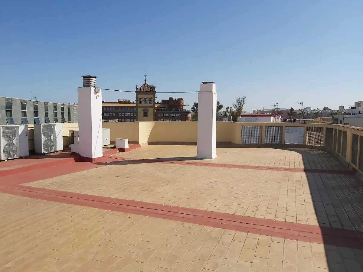 Misterhost San Bernardo Jardines de Murillo Sevilla España